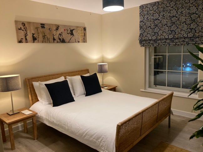 City Centre Prime Location - Private Bathroom Main Photo