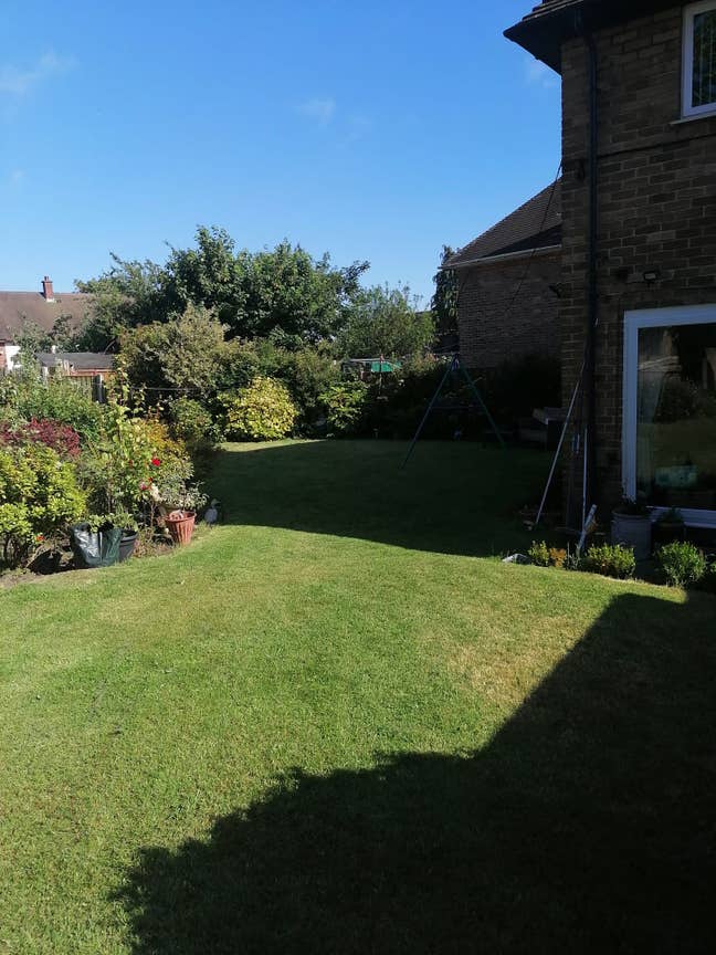 Female only spare room offered, beautiful garden  Main Photo