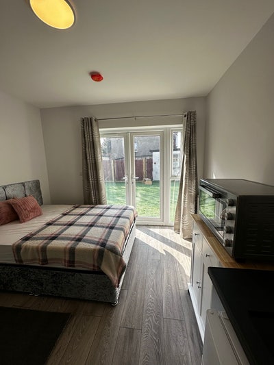 🏡 ✨ 2X Studio Flats to Let in Neasden   Main Photo
