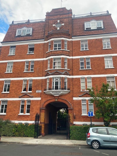 Double Room in West Kensington Main Photo