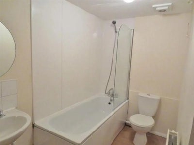 Beautiful furnished 4 bedroom house, coombe terrac Main Photo
