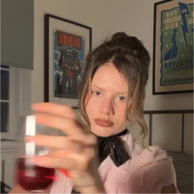 27yo she/her looking for a warehouse room asap !! Main Photo