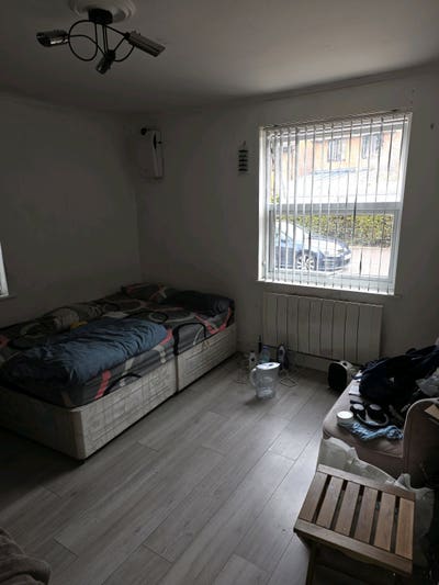 Double room for sharing Main Photo