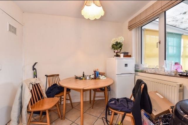 Room in Shared Accommodation  Main Photo