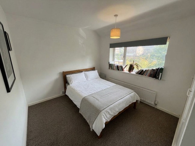 Double room available to rent immediately  Main Photo