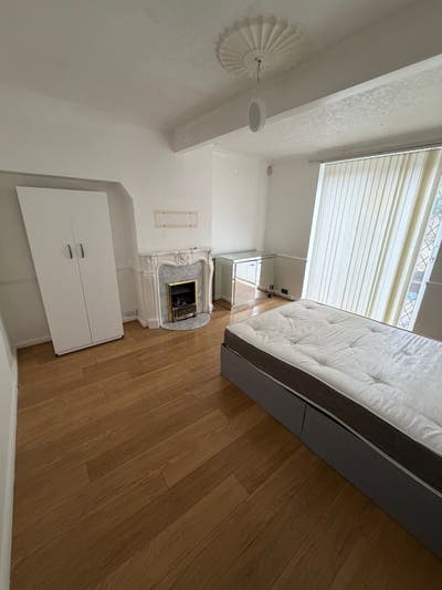 Stunning Massive Double Room – Pet Friendly  Main Photo