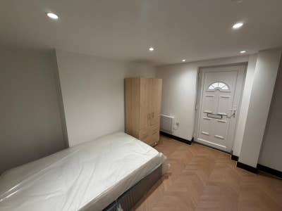 DSS - Studio Flat Available in Gravesend DA12 Main Photo