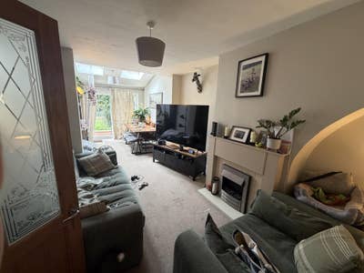 Looking for lgbt housemate  Main Photo