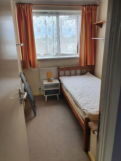 Modern House Share. Single Room Available Main Photo