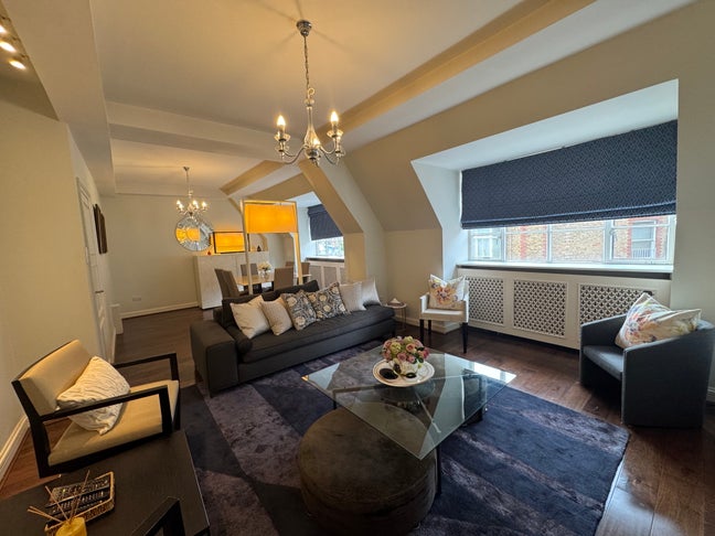 Luxury 3-Bedroom Flat with 3 En-Suite Bathrooms Main Photo