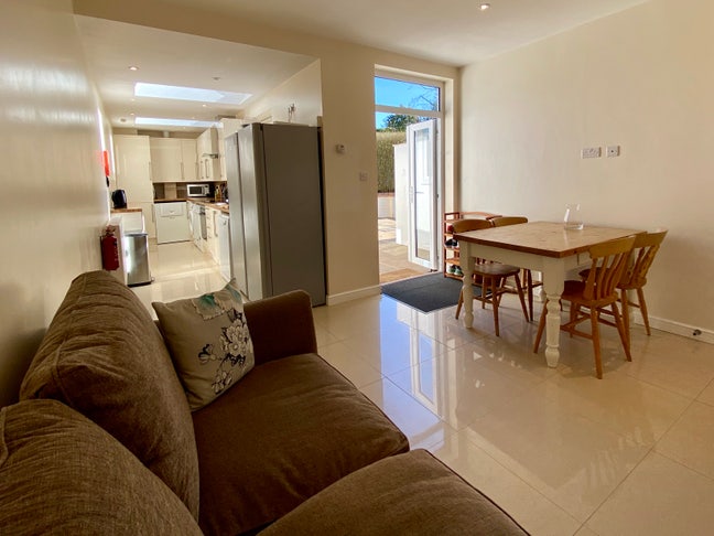 En-suite double, all bills & cleaner included Main Photo