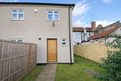 Newly decorated 4 bed property available now! Main Photo