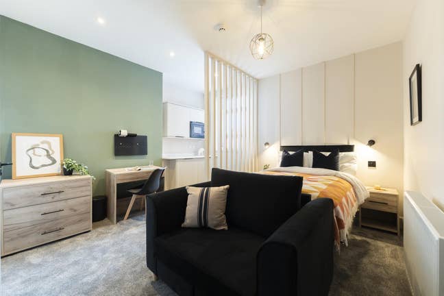 🤩 Luxury Studios & Rooms next to City Centre  😍 Main Photo