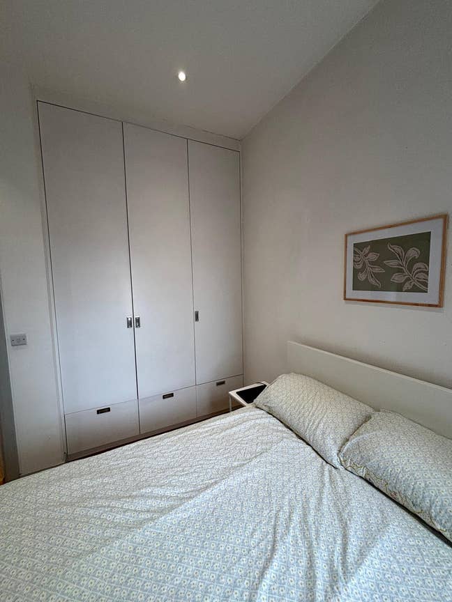 1-Bedroom Furnished Flat in SW11 Main Photo