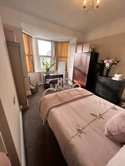 Beautiful large double bedroom Main Photo