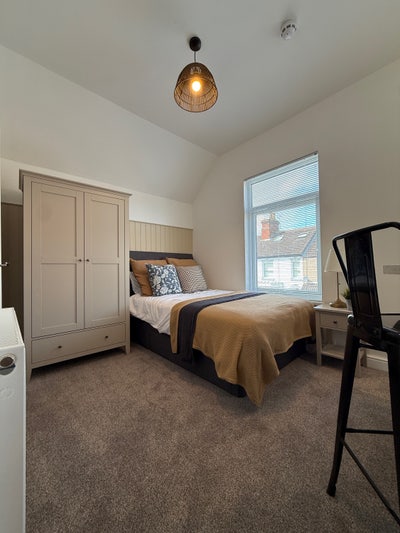 Brand new  studios & double en-suites Main Photo
