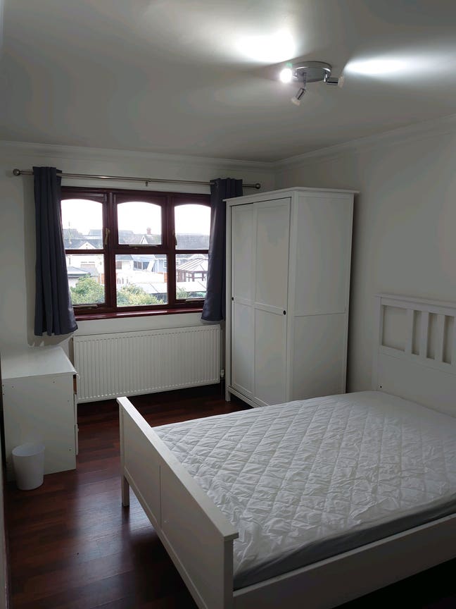 Double room in house share  Main Photo