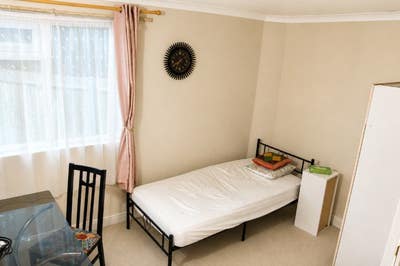 🏡Spacious Room|&pound;850 Pcm|All Bills Included(SW20) Main Photo