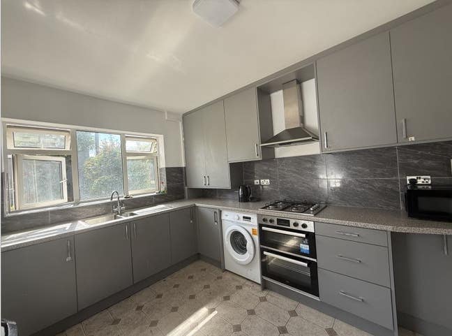 1 bedroom house share to rent Main Photo