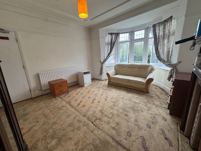 Double Rooms 2 mins from Grange  Park station  Main Photo