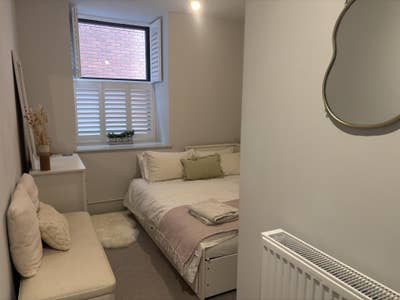 Beautiful double in spacious apartment nr Harbour! Main Photo