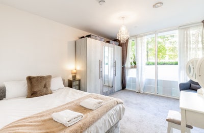 Rooms in a modern new build apartment  Main Photo