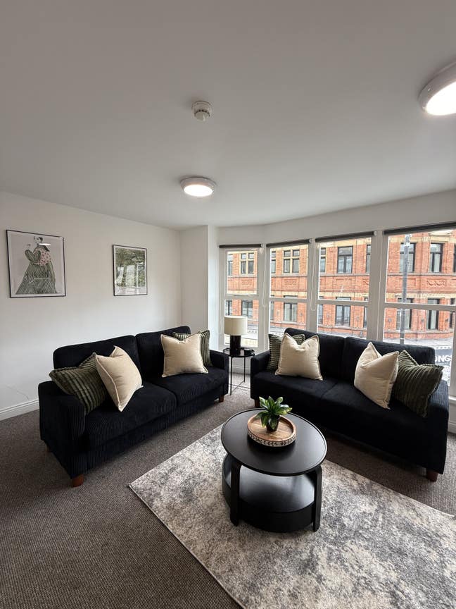 Spacious Double Room in Liverpool City Centre Main Photo