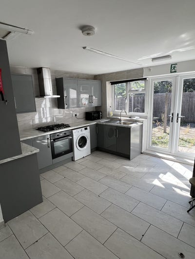 5 Bedroom HMO Main Photo