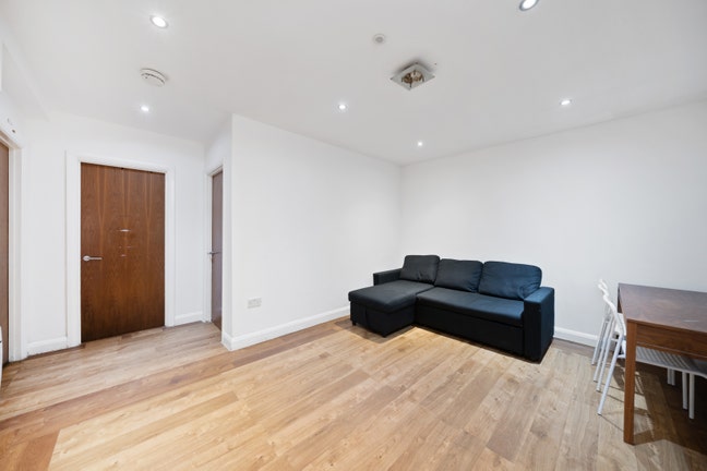 Modern 2 double bedrooms apartment  Main Photo