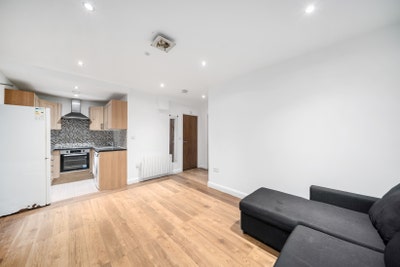 Modern 2 double bedrooms apartment  Main Photo