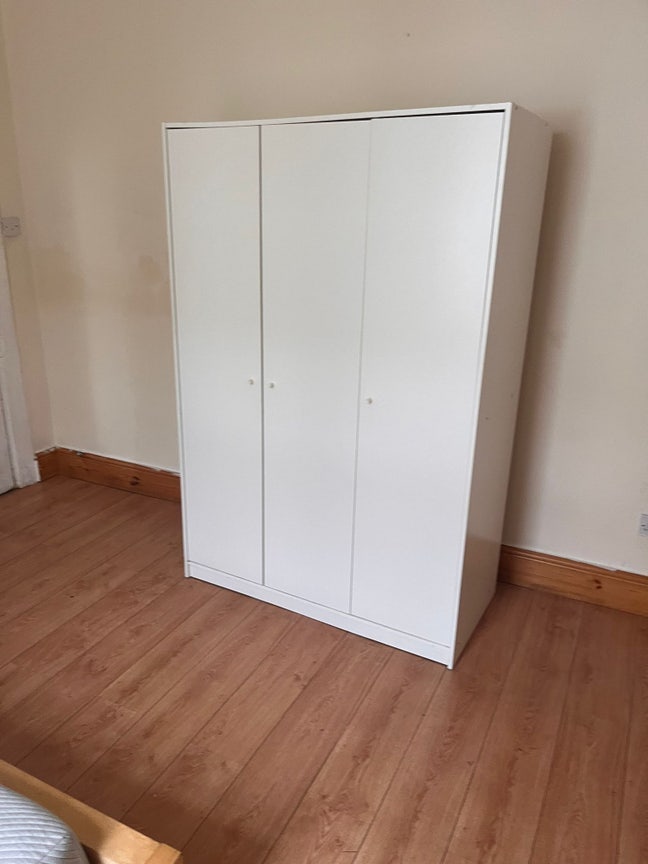 Affordable and close to amenities and Cardiff cen Main Photo