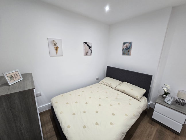 Brand New 3 Bed|All Rooms w/Private Bathrooms|SE17 Main Photo