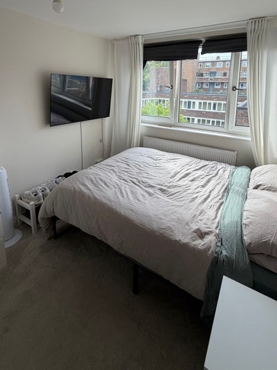 Spacious Double Bedroom-Newly Renovated Maisonette Main Photo