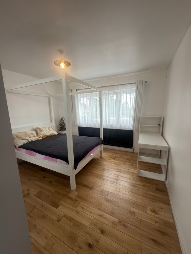 Double room available for renting Main Photo