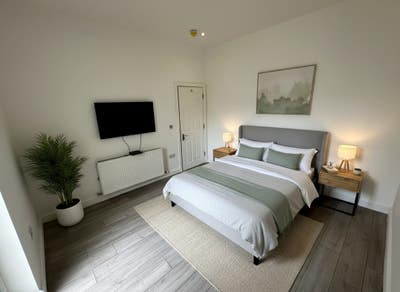  Double Room to Rent in Shared Property in Upper E Main Photo