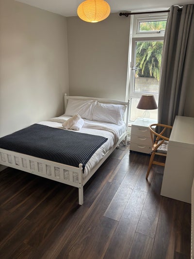 Lovely double room by abbey road Main Photo