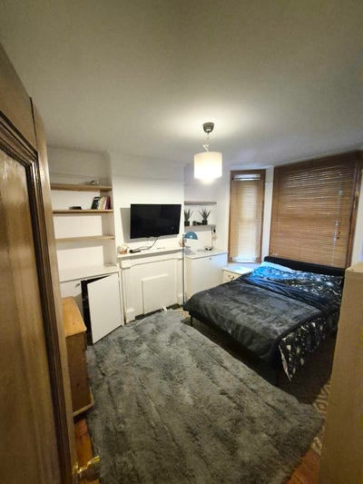 Rooms available with patio garden Main Photo