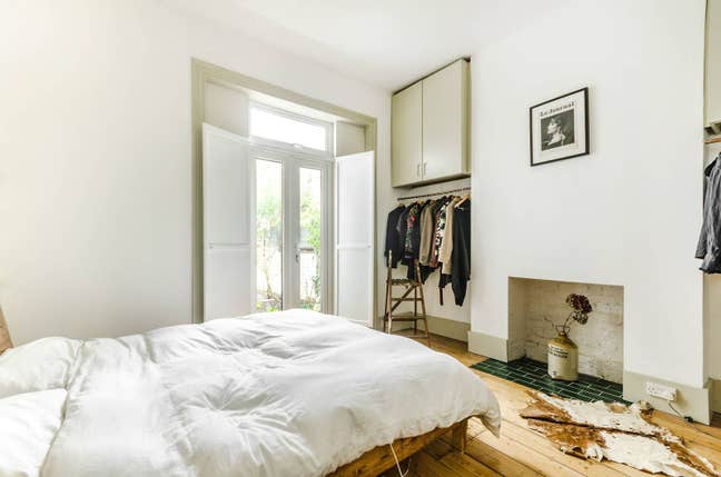 Bedroom in Trendy Peckham, close to station Main Photo