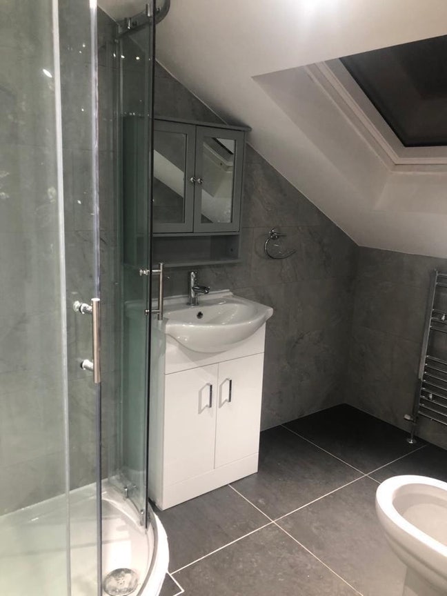 Studio Room to Let – East Ham Main Photo