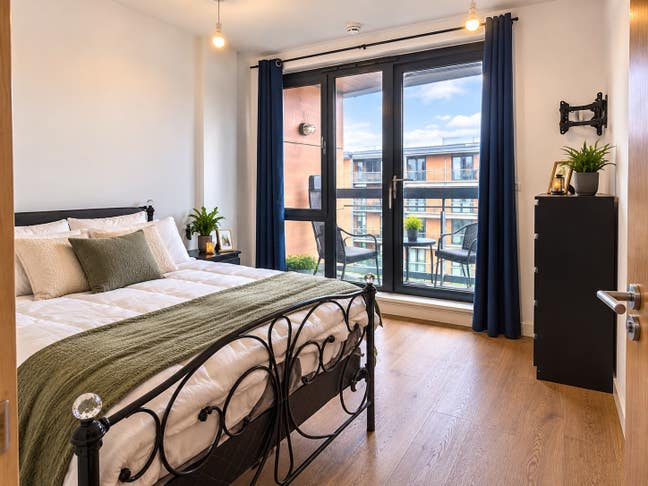 Master Bed Room Available To-let Main Photo