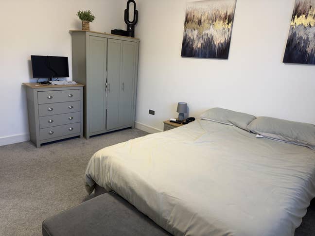 XL Double Room, Work Space + Separate Living Room Main Photo