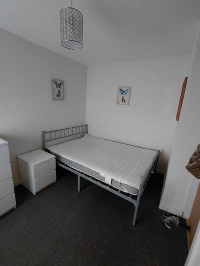 Double Room on Cosham High Street Main Photo