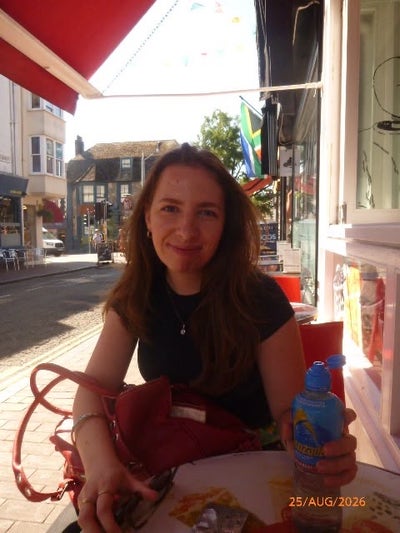 Hi I’m Lauren, a 25y female professional Main Photo