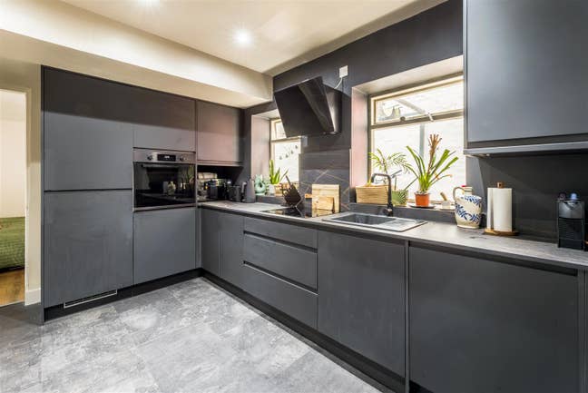 Large Furnished Flat in the Heart of Hove  Main Photo