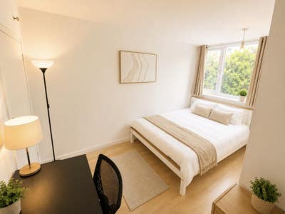 ✨ ZONE 1/2 STEAL: 2 Bright Doubles in SW8 –  Main Photo