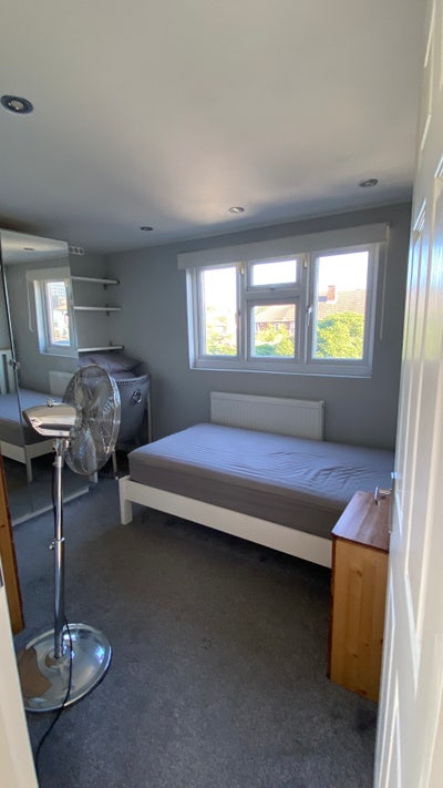 Room to Let Females Only Main Photo