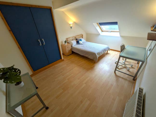  Only &pound;475pcm,  Inclusive!  Russell  Road,  NG7  Main Photo