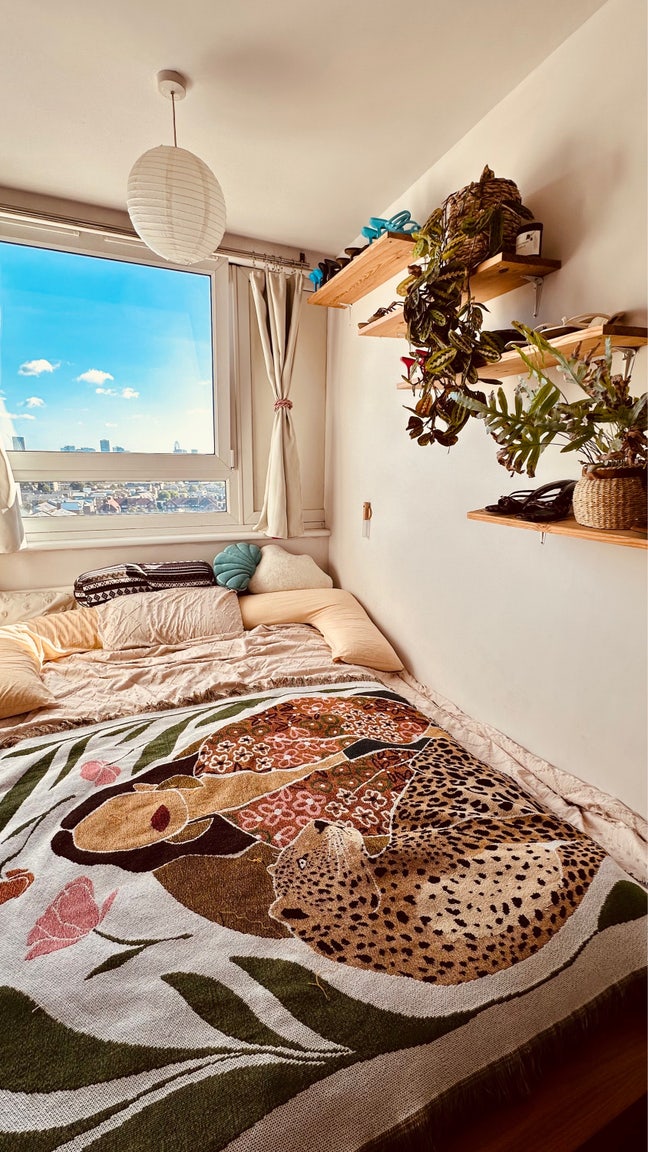 Cozy room in the heart of Victoria park Main Photo