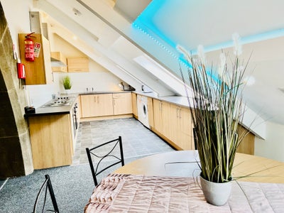 Big En-suite Room, All bills inc, close to Uni Main Photo