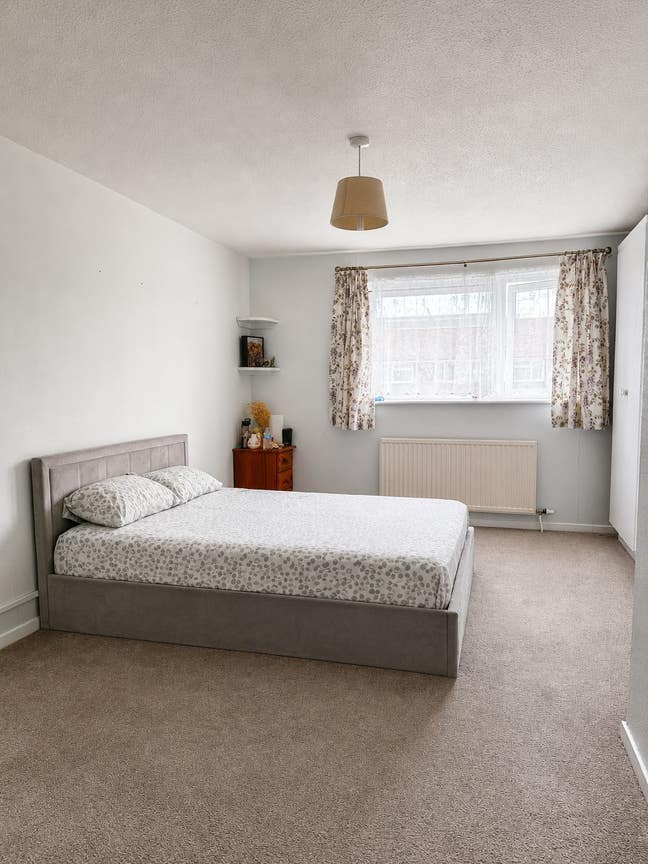 Two rooms available in a friendly family home Main Photo